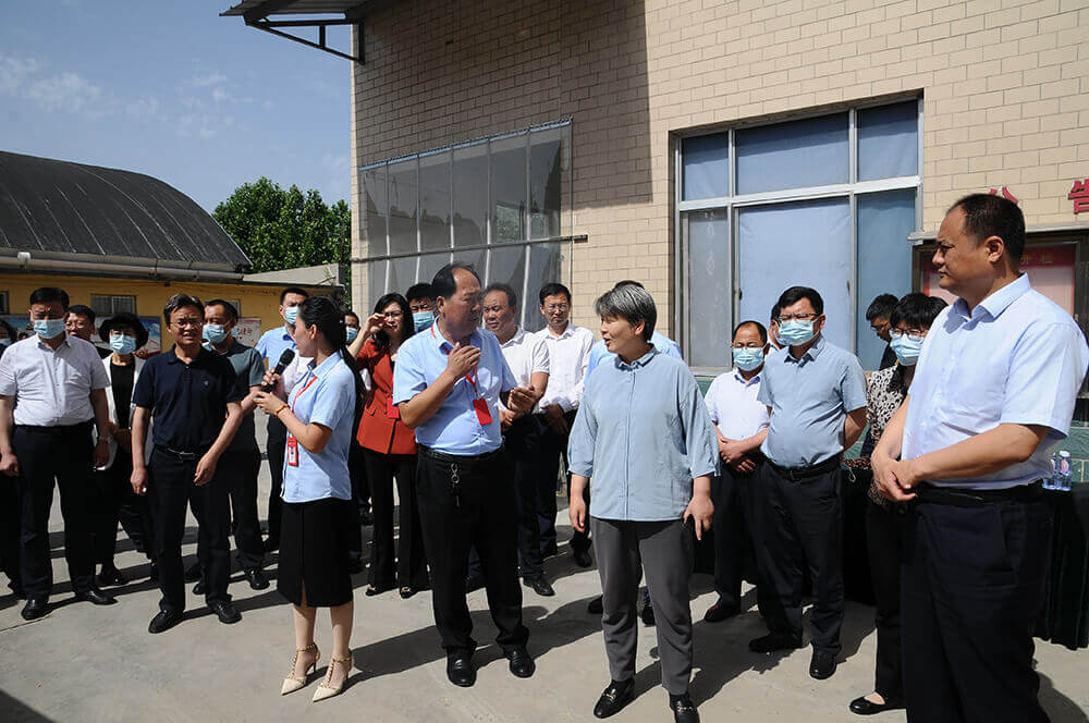 甘肅省東鄉(xiāng)縣考察團(tuán)來(lái)玖久同心參觀考察